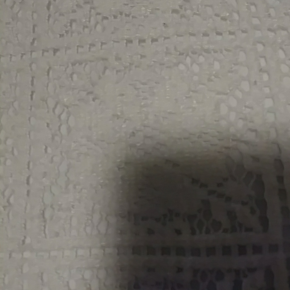 Top. - Picture 3 of 3